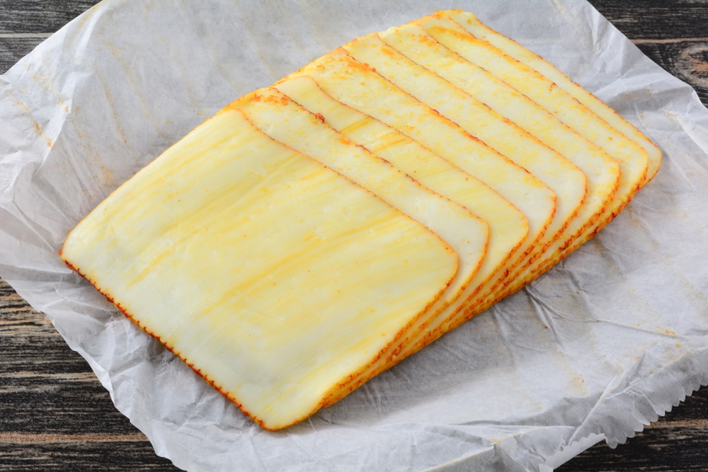 Muenster Cheese makes an excellent chihuahua cheese alternative