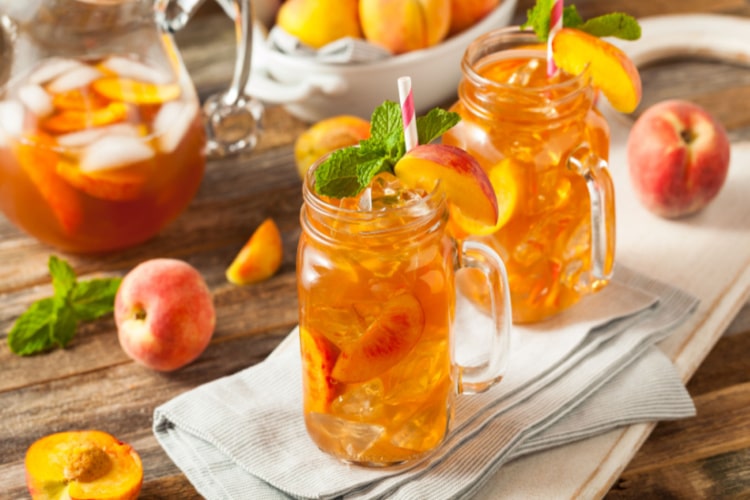 Fresh Peach Iced Tea is a good drink to eat with Jambalaya