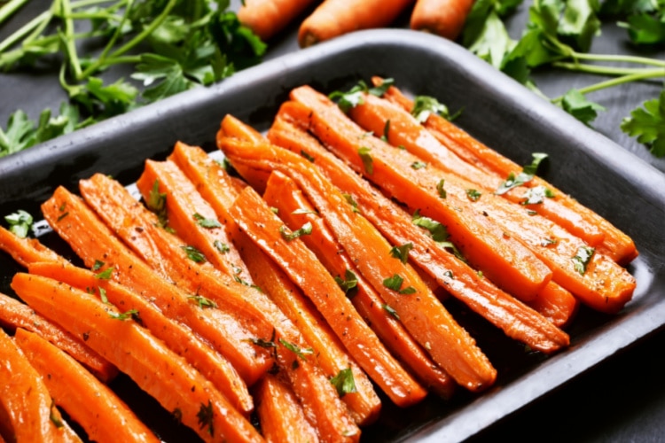 Roasted Carrots With Paprika & Herbs