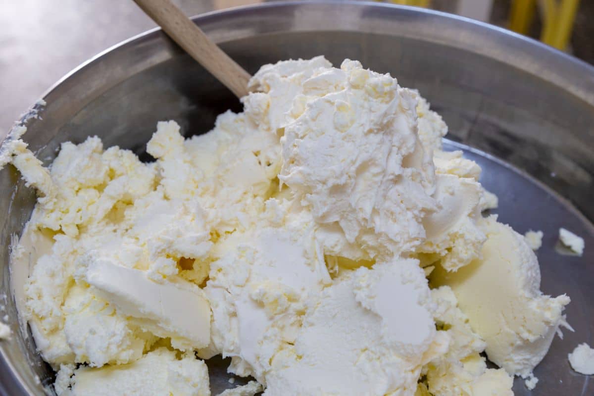 5 Best Substitutes for Clotted Cream You Need To Try