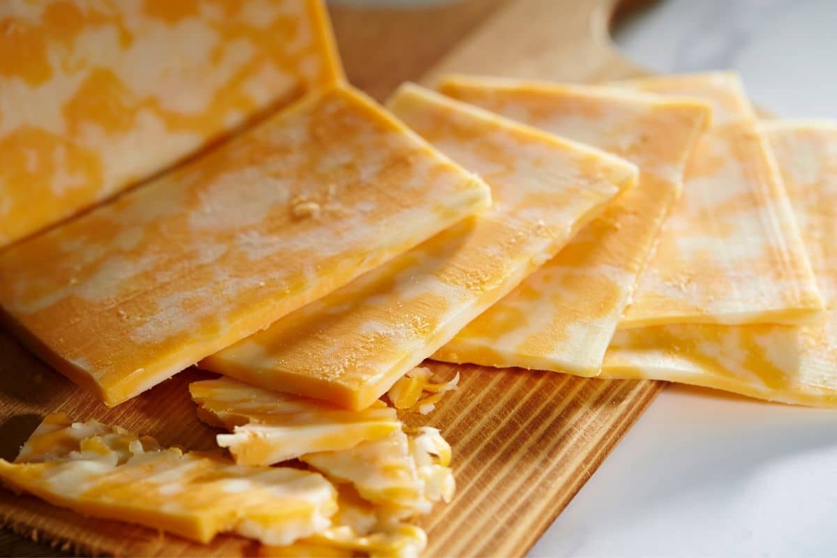 Best Substitutes for Cheddar Cheese