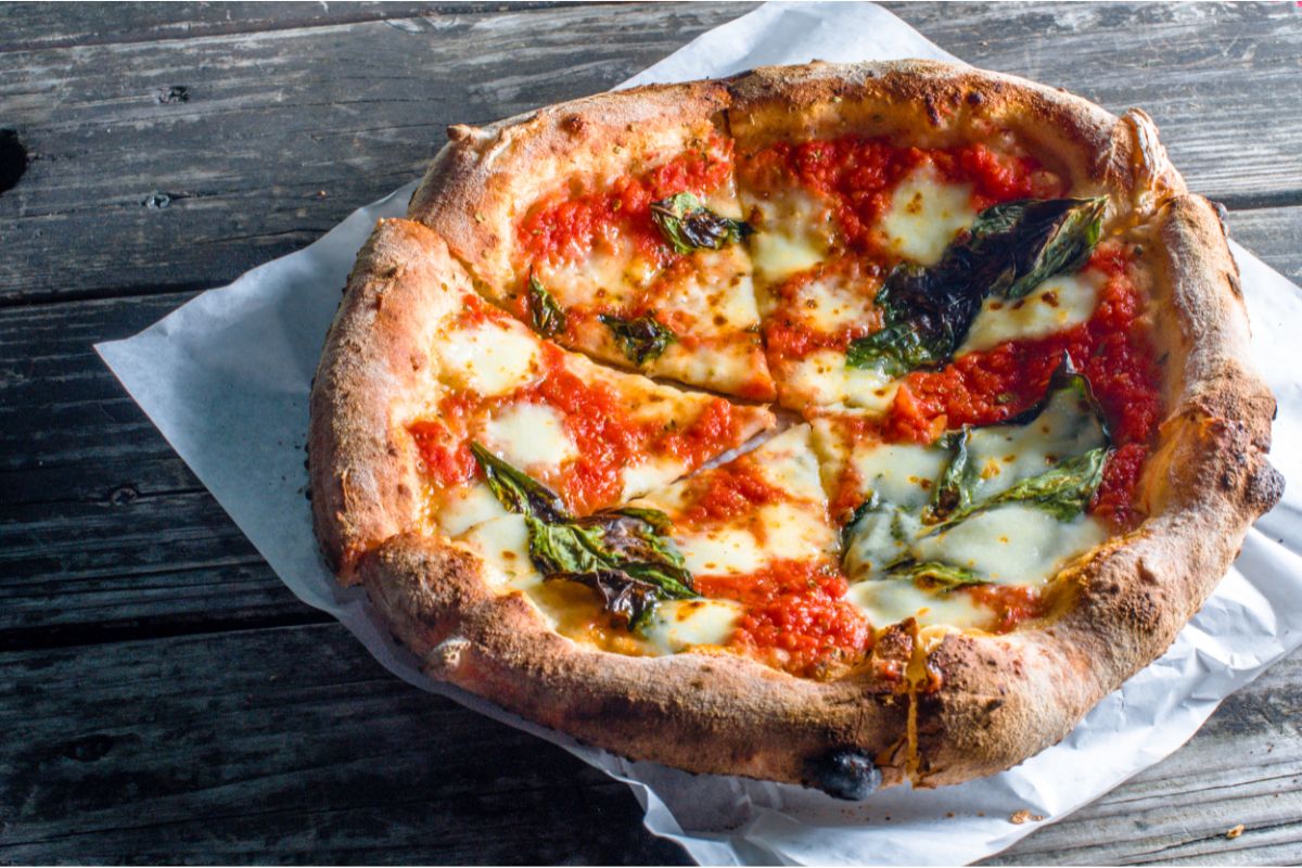 How Long Can Pizza Sit Out? The Ultimate Guide To Leftover Pizza