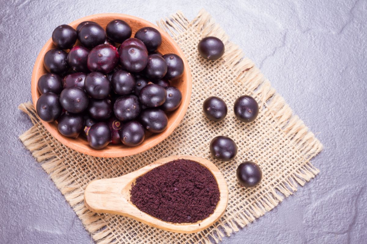 What Does Acai Taste Like? A Total Guide To This Superfood