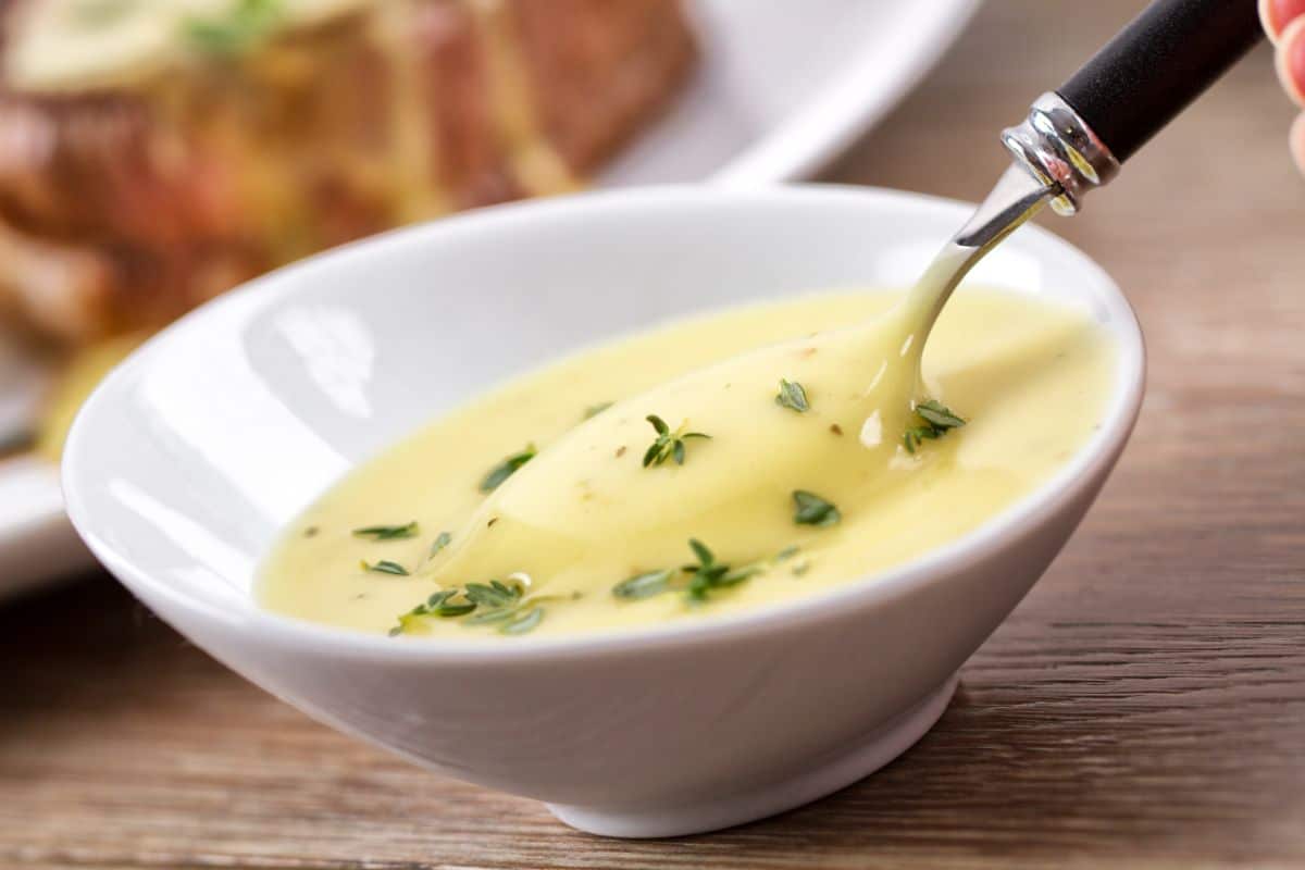 What Does Bearnaise Sauce Taste Like