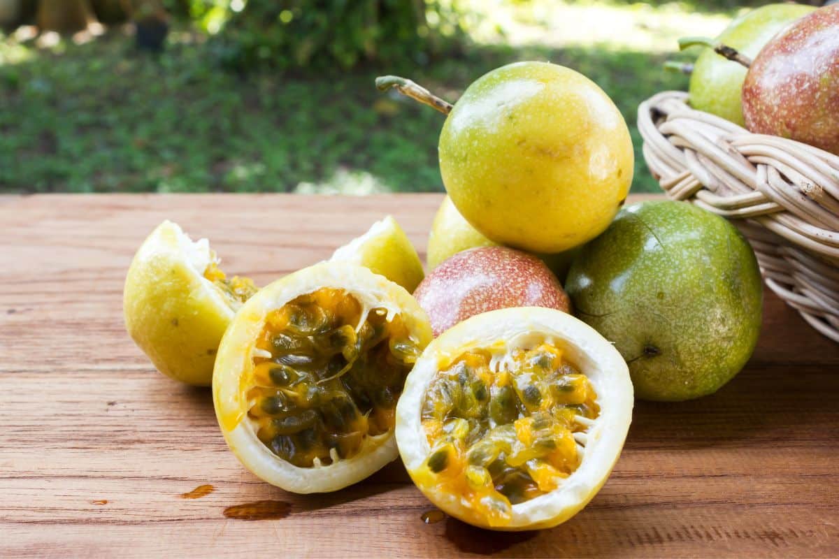 What Does Passion Fruit Taste Like And How To Use It
