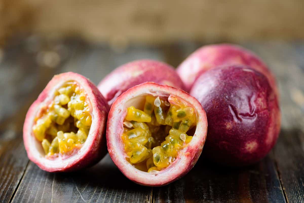 What Does Passion Fruit Taste Like And How To Use It