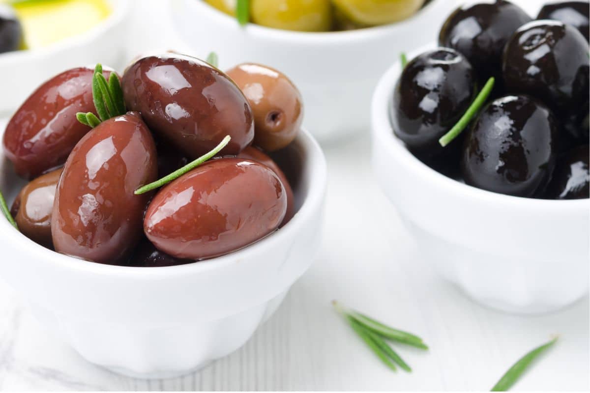 Which Is Better? Kalamata Olives Vs Black Olives